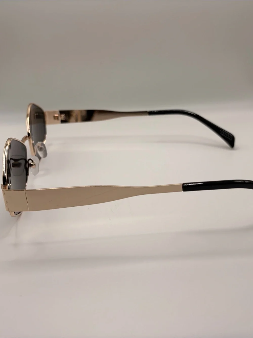 Metal Frame Black Lens Women's Sunglasses - Gold Trim